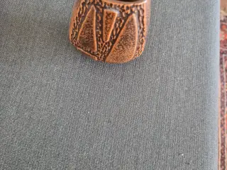 Lille vase I Johgus keramik fra Bornholm. 