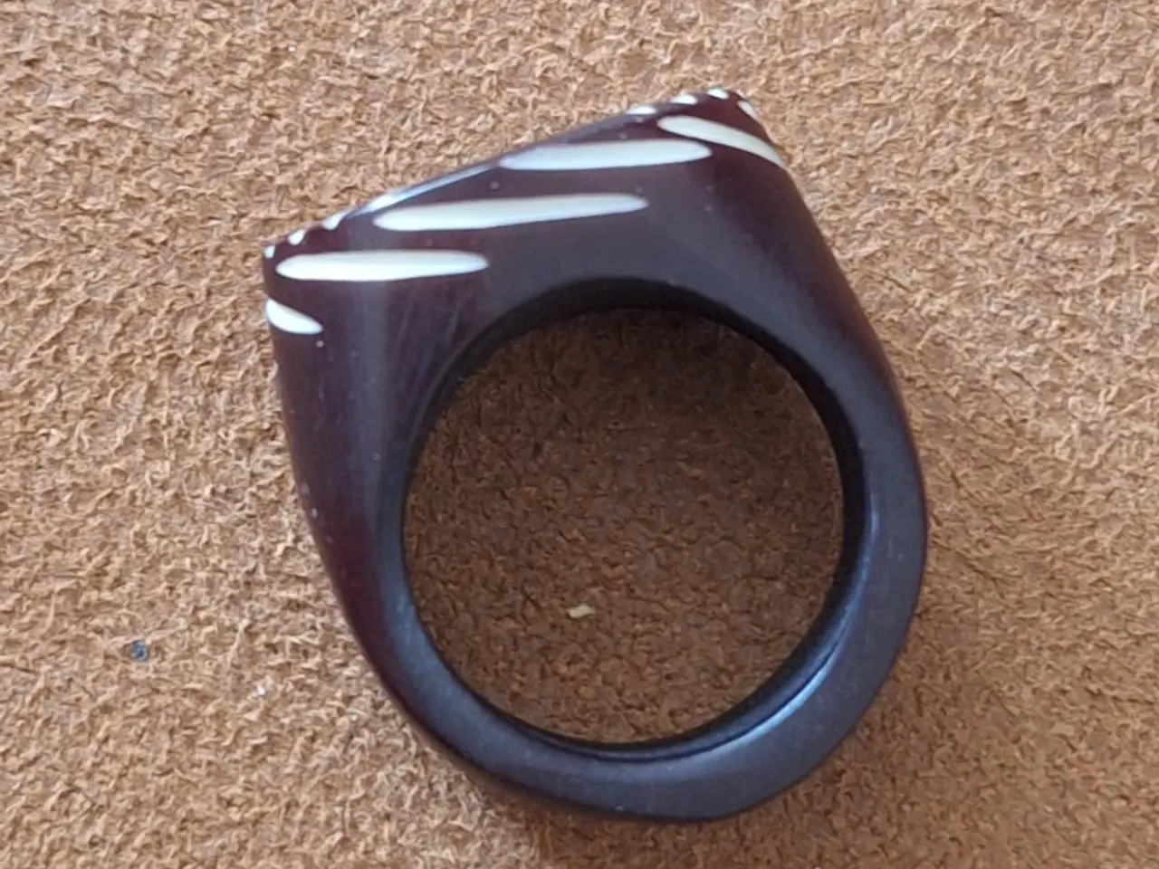Billede 4 - Ring i mørkt træ