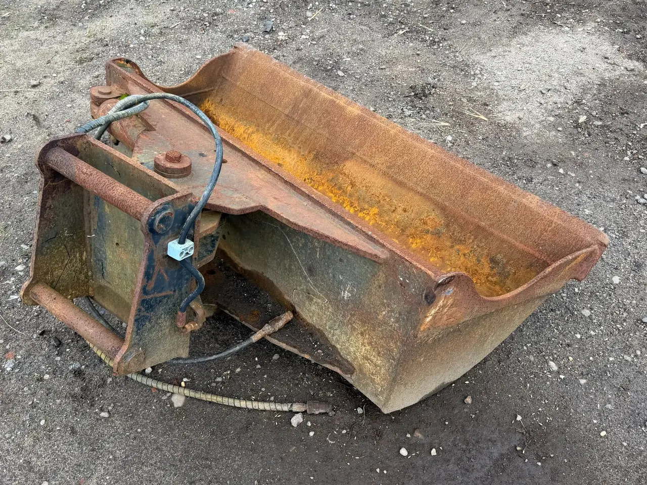Billede 3 - - - - Bagskovl med tilt, 145 cm bred og Hydrema beslag