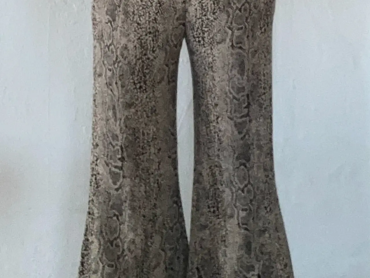 Billede 3 - By Malene Birger slangeprint‑bukser – helt nye 🤩
