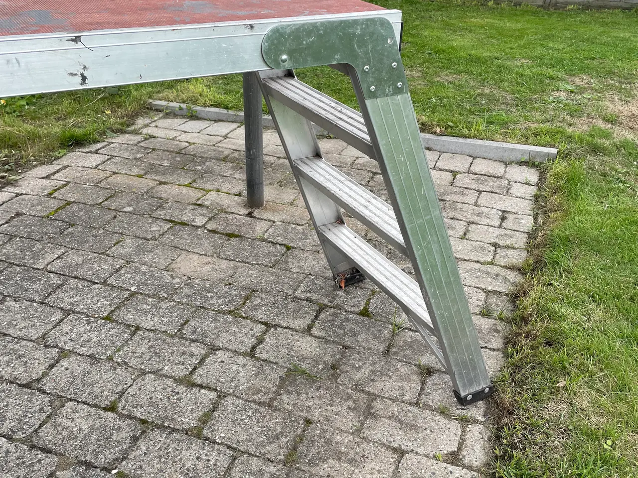 Billede 3 - Arbejds platform står solidt