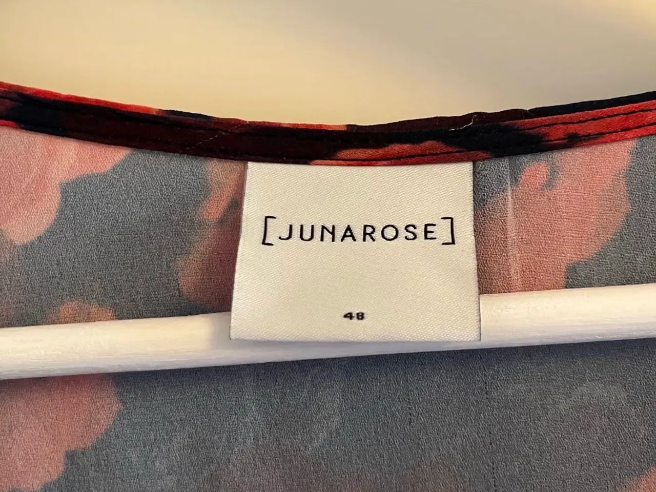 Billede 3 - Mønstret tunika/t-shirt fra Junarose