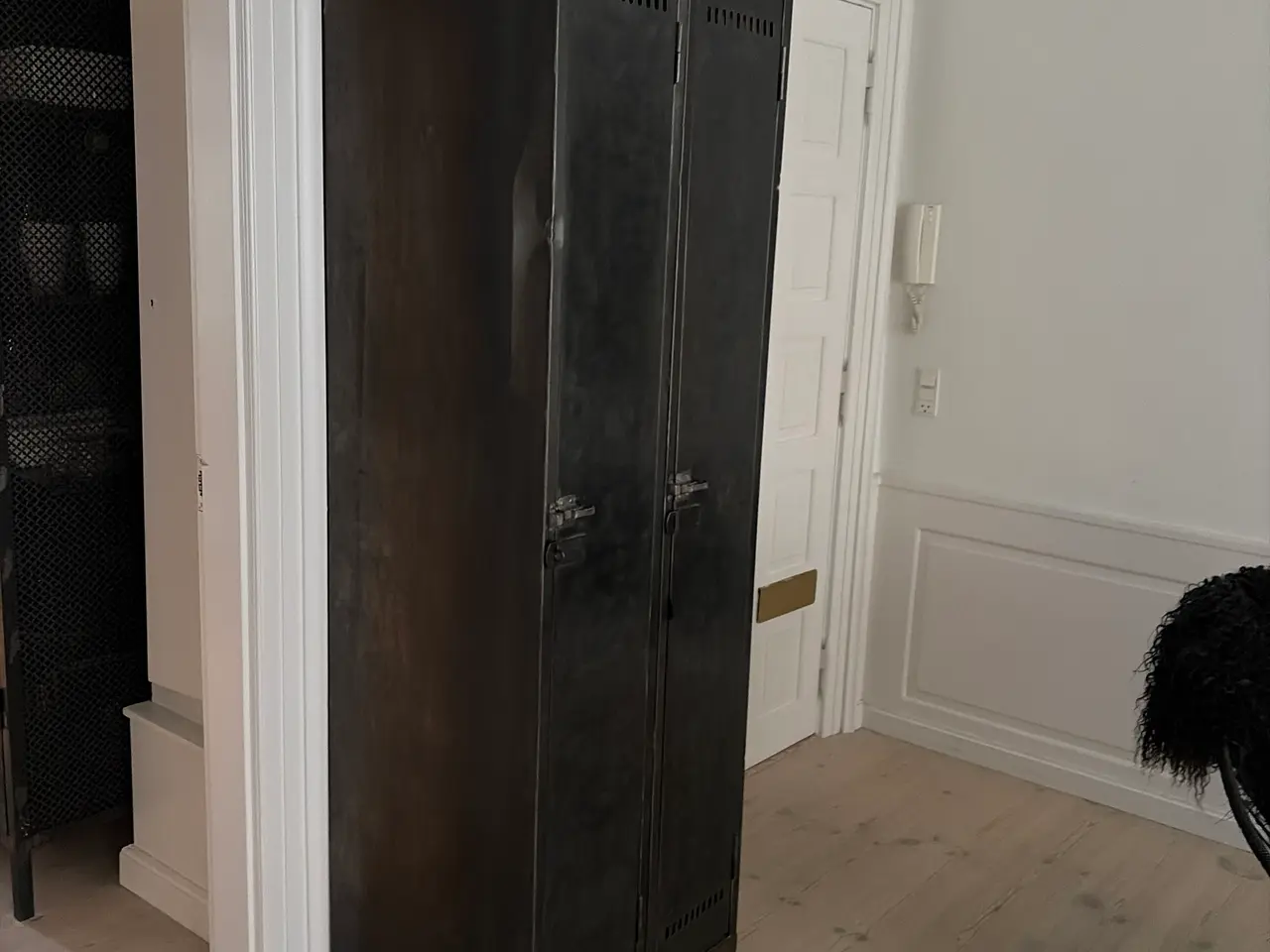 Billede 2 - Smukt metal skab i god stand