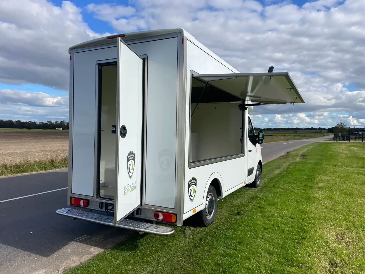Billede 5 - Fabriksny FOODTRUCK / MADVOGN - Indret selv