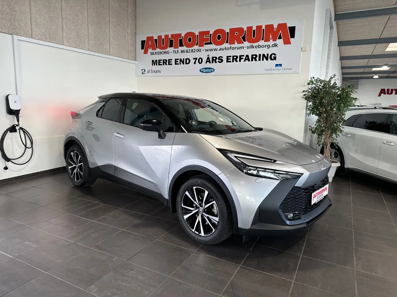 Billede 1 - Toyota C-HR 2,0 Plug-in Hybrid Style Smart