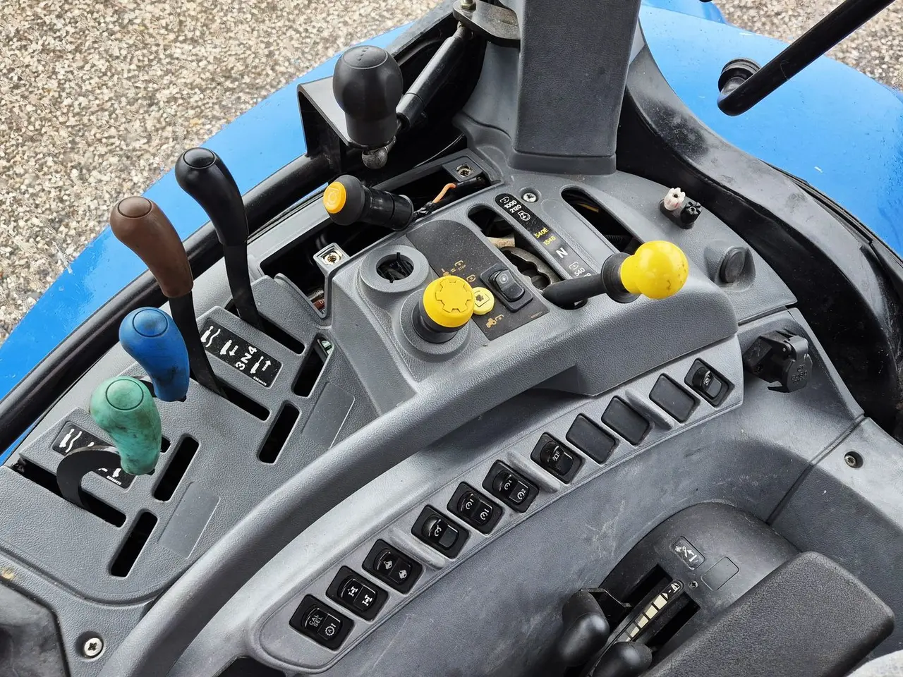 Billede 15 - New Holland TS110A / kun 3.500 driftstimer / frontlift og PTO / Electro command