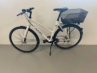 Hvid Damecykel fra MBK