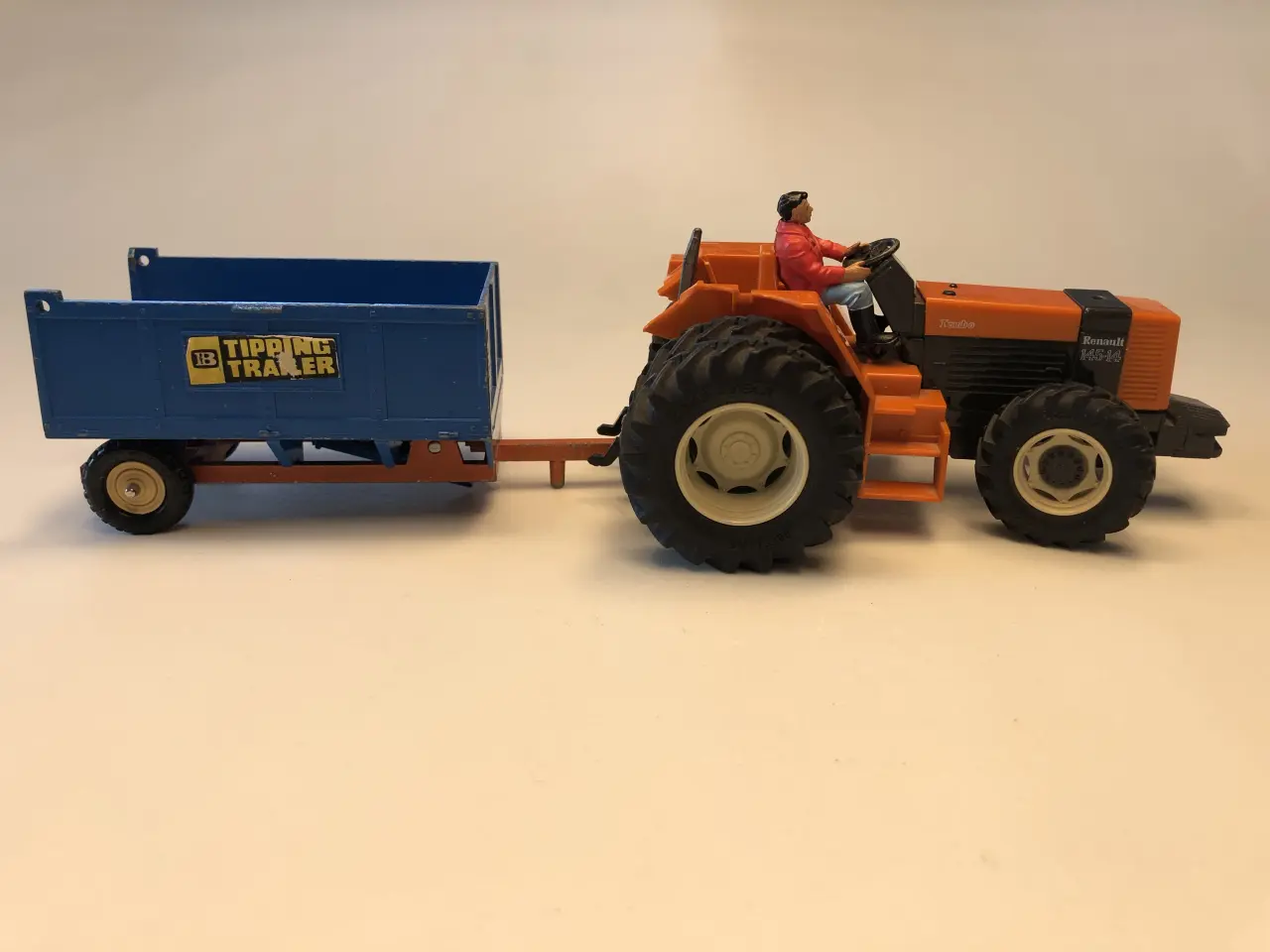 Billede 2 - BRITAINS...RENAULT 145-14 TRAKTOR med TIPVOGN