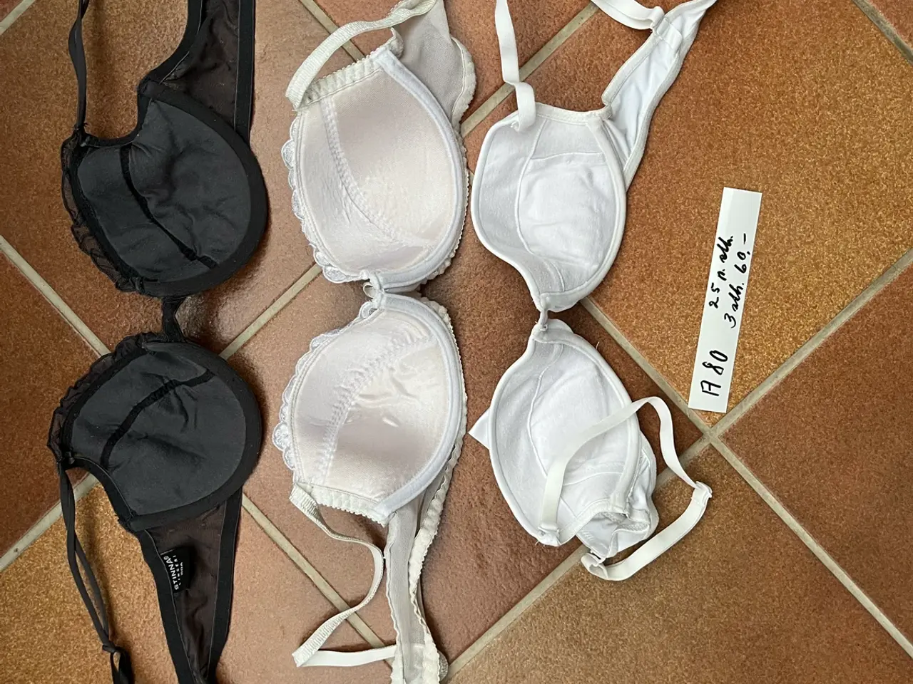 Billede 2 - 3 stk BHer str 80A