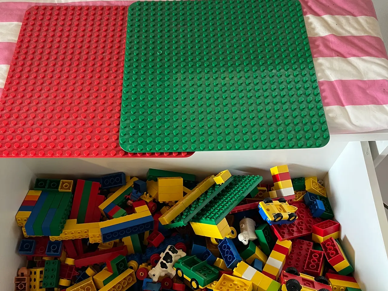Billede 1 - Stuva bænk med Lego duplo