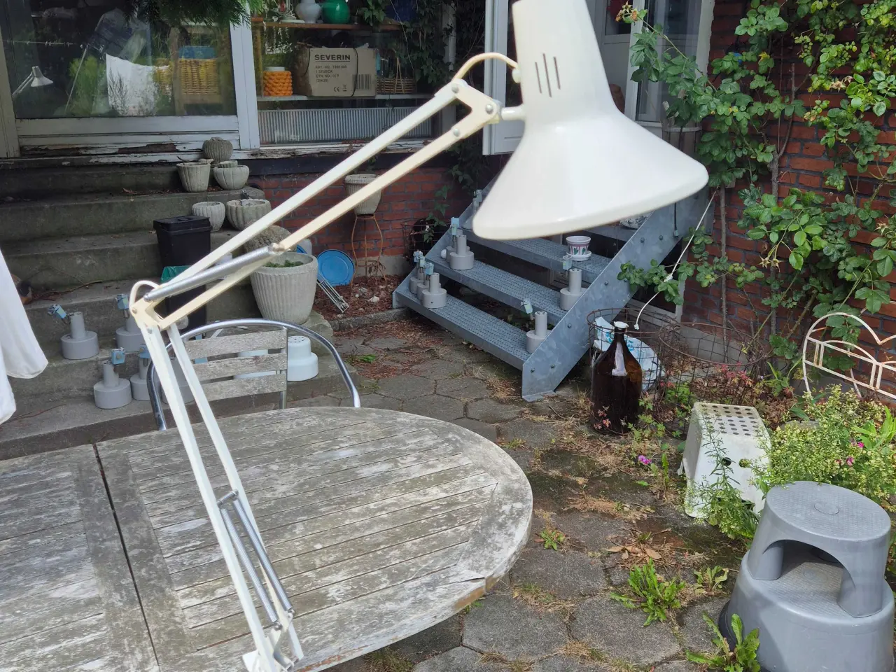Billede 3 - To klassiske hvide arkitektlamper