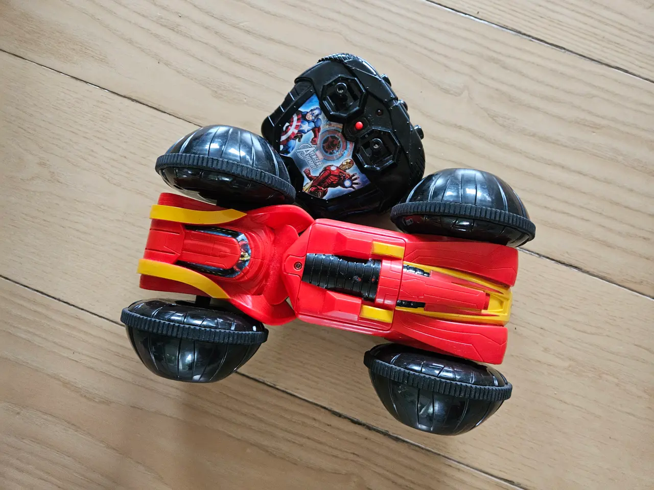 Billede 4 - Marvel Avengers RC Rollover Rumbler fjernstyret