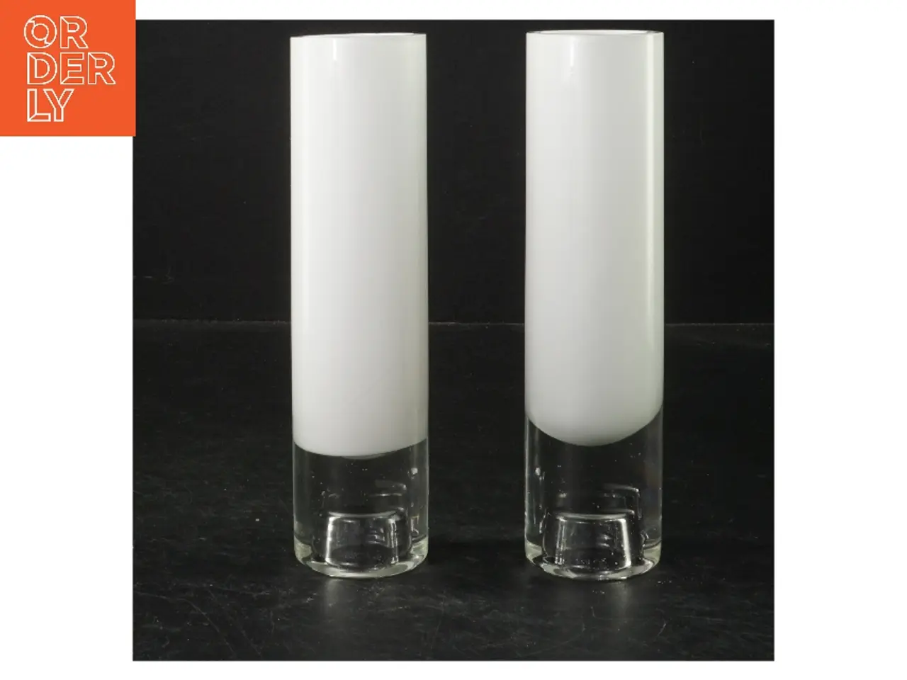 Billede 1 - Sæt af hvide glas vaser (str. 18 cm)
