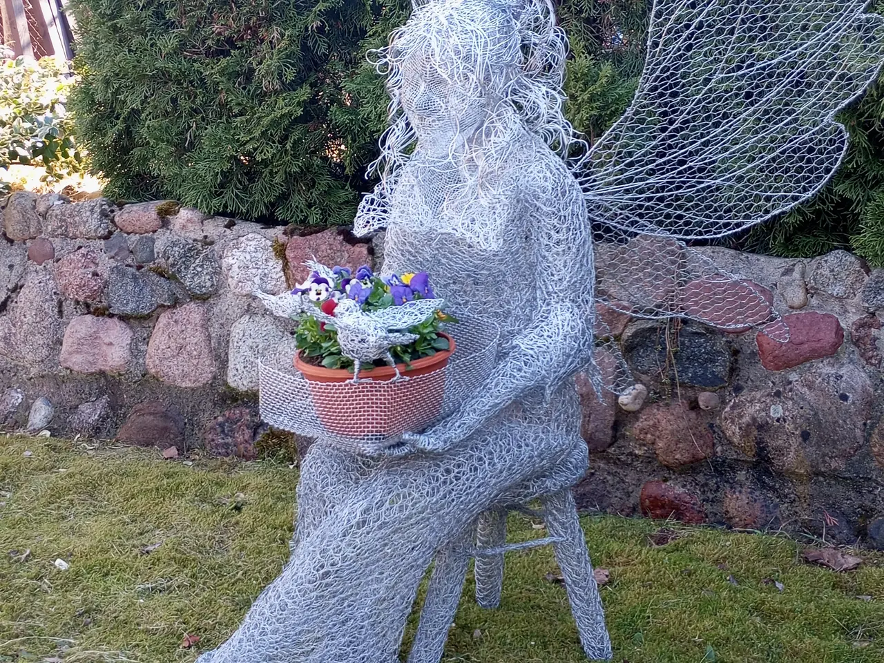 Billede 2 - En original havepynt, en trådskulptur