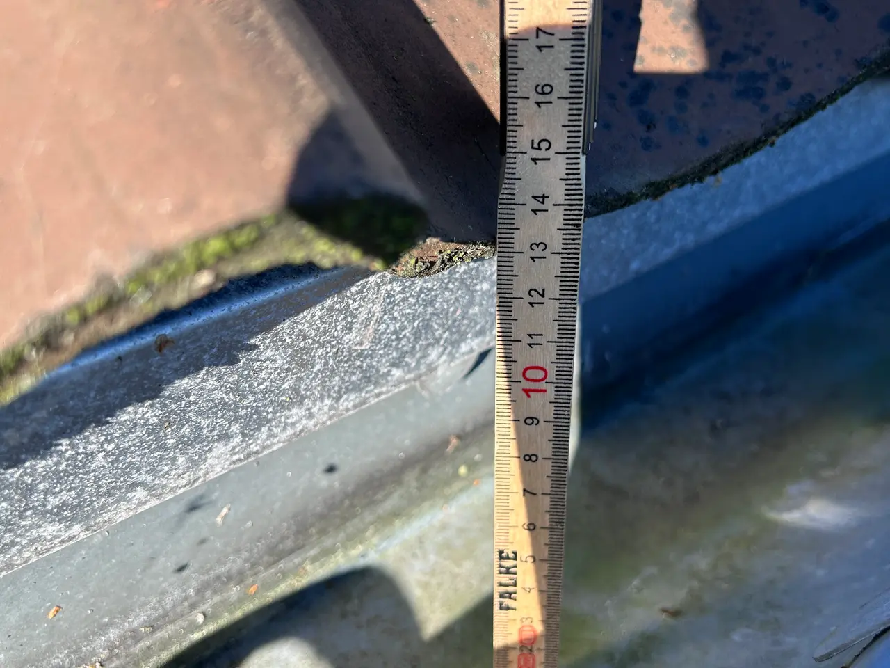Billede 10 - Ca. 84 meter brugte zinktagrender sælges