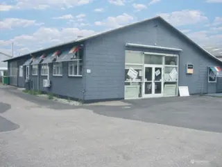 Domicil i Ringsted. Kan bruge til Kontor, Butik, Lager samt værksted.