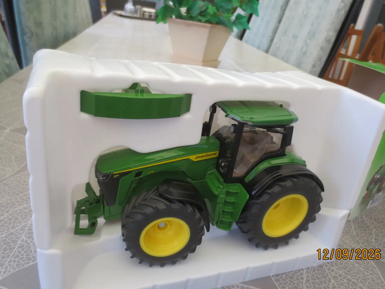 Billede 2 - 1 stk Ny Modeltraktor John Deere 8R 370