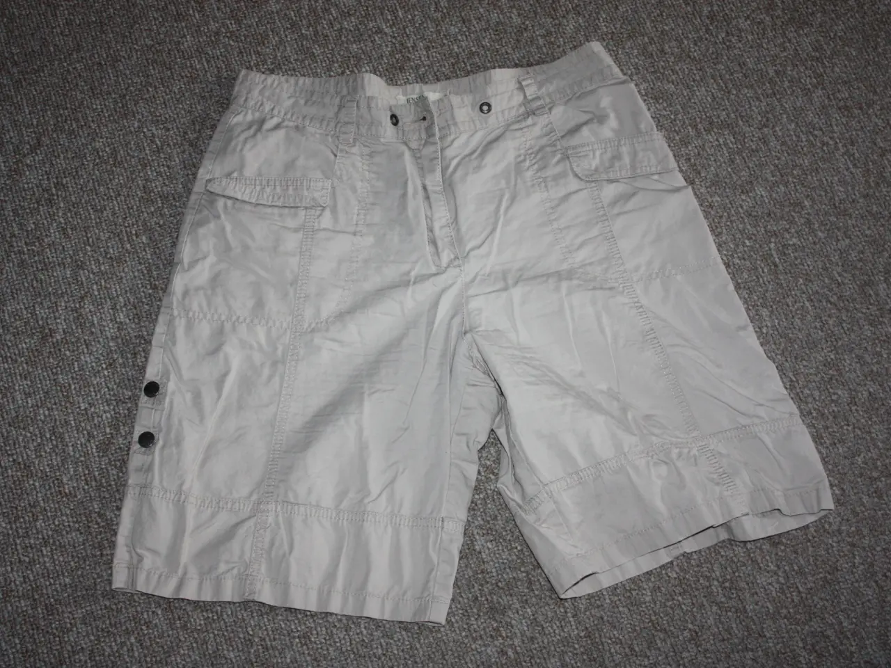 Billede 3 - Shorts Jensen Woman str. 40 stk.pris - 75 kr.