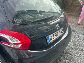 Velholdt Peugeot 208 sælges