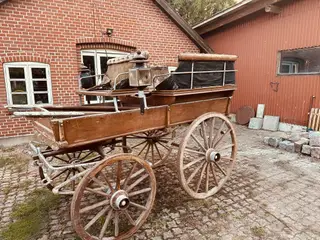 Original ældre hestevogn sælges.