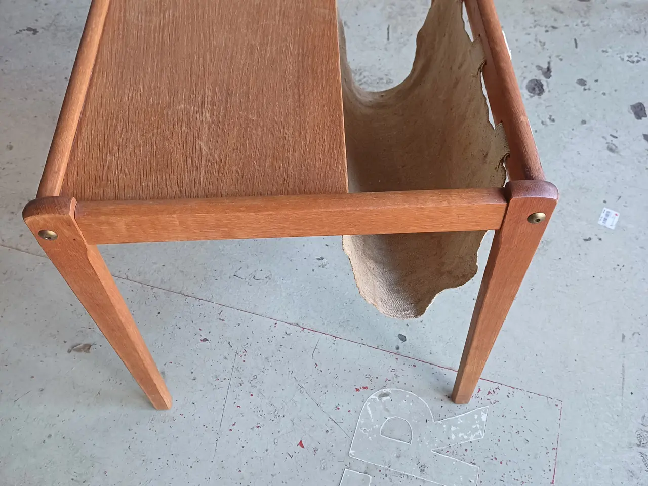 Billede 2 - Furbo sidebord i teak med magasinholder