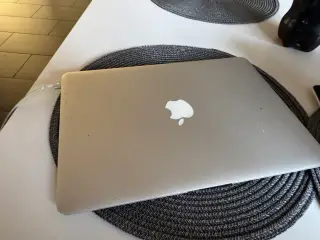 Apple MacBook Air 13” i5