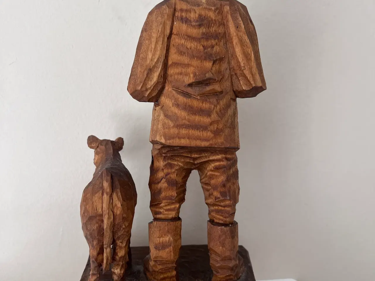 Billede 4 - Frihed Knudsen træ figur