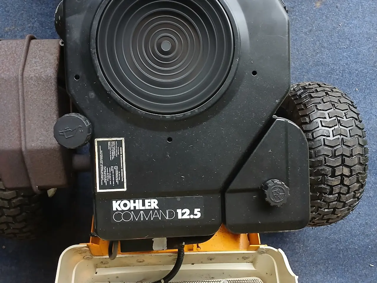 Billede 3 - Cub Cadet 1320 Hydro – Havetraktor med sneblad