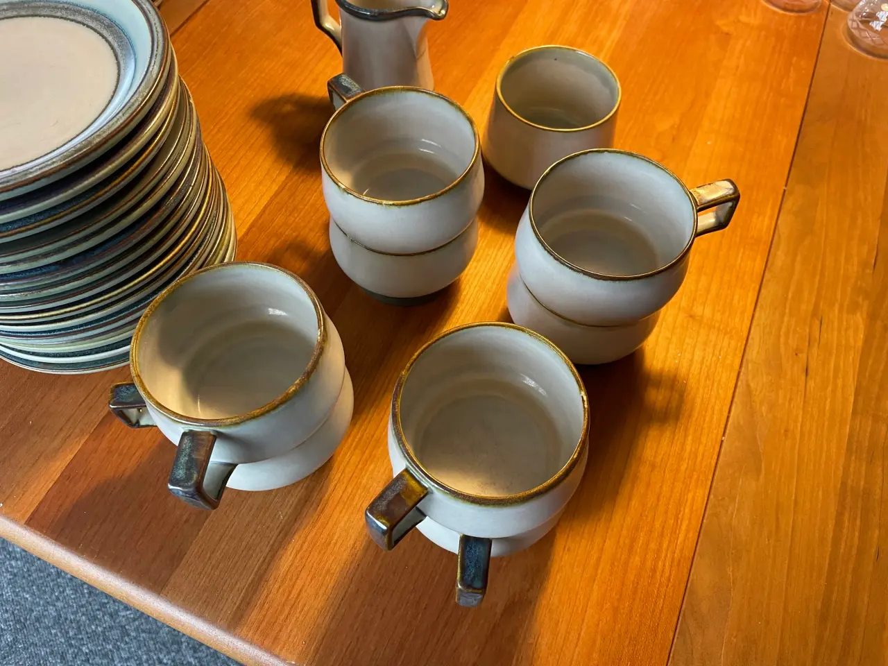 Billede 3 - Tena kaffestel og tallerkner