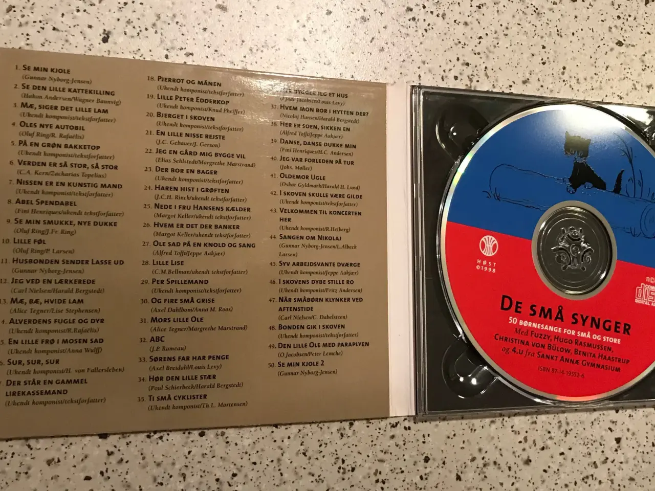 Billede 4 - De små synger CD - Dansk, 50 sange