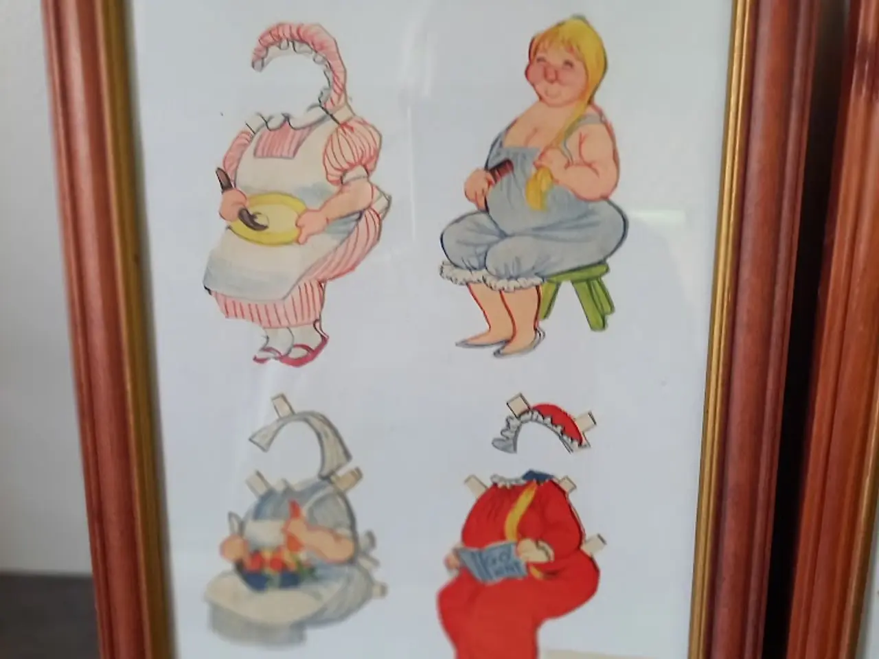 Billede 4 - Påklædningsdukker i rammer