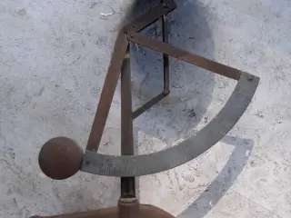 Antik brevvægt
