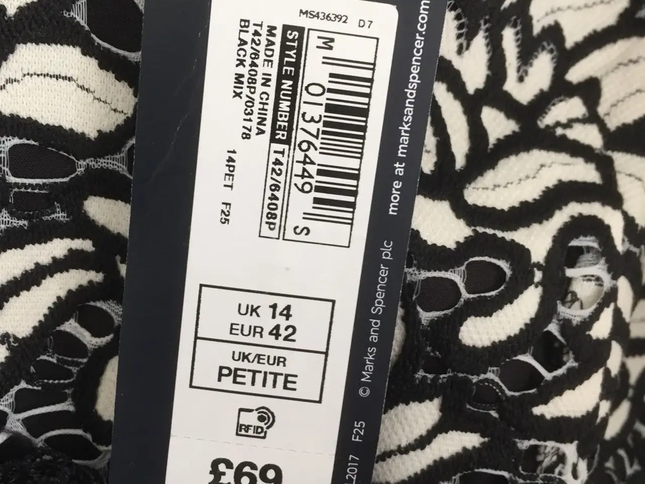 Billede 3 - Kjole fra M & S Collection / Størrelse 42
