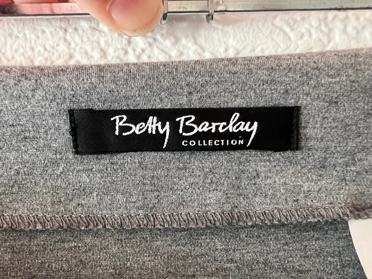 Billede 8 - Grå Uld Nederdel fra Betty Barclay (Str. 42)