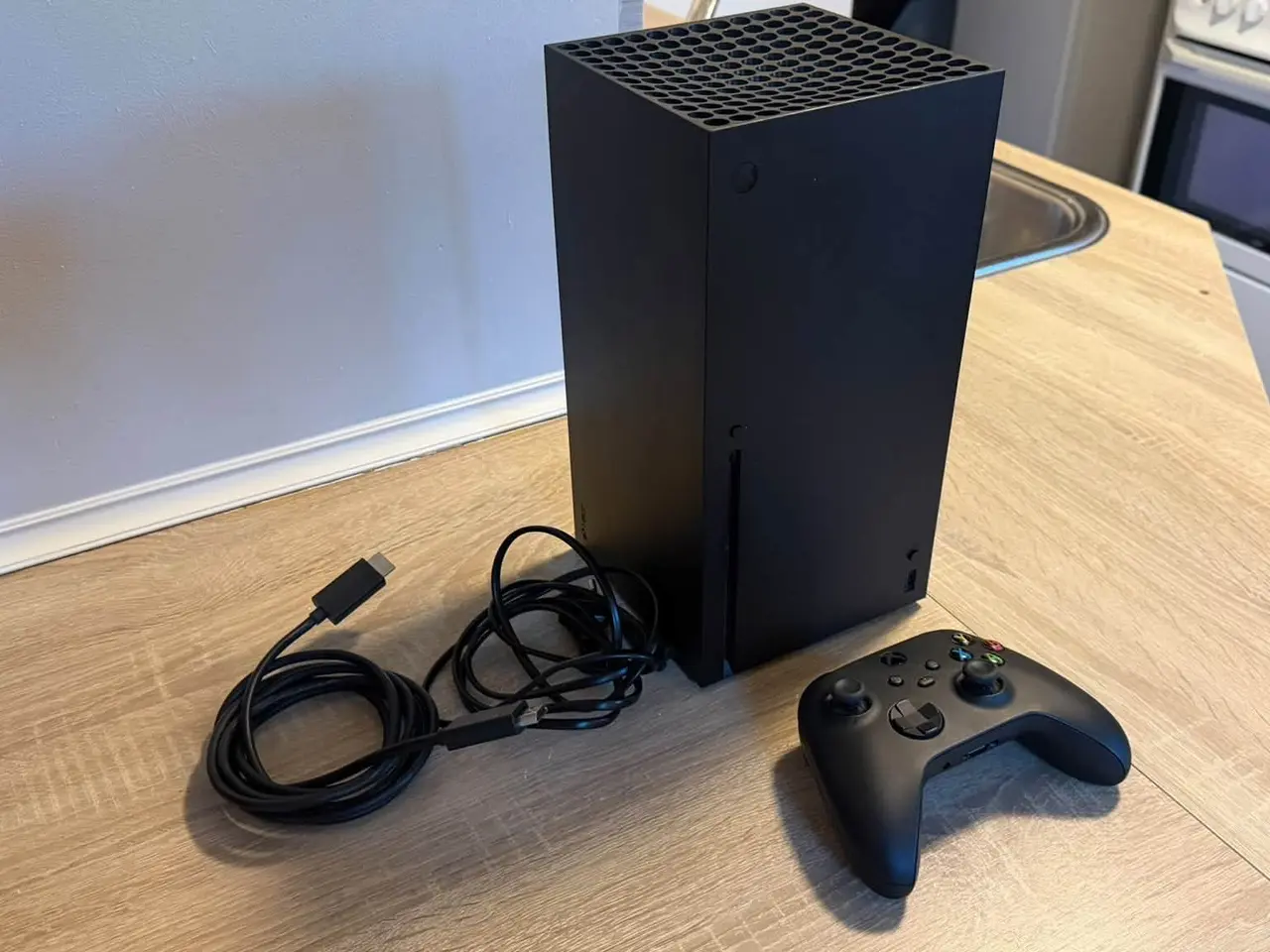 Billede 1 - Xbox X 1TB Sælges