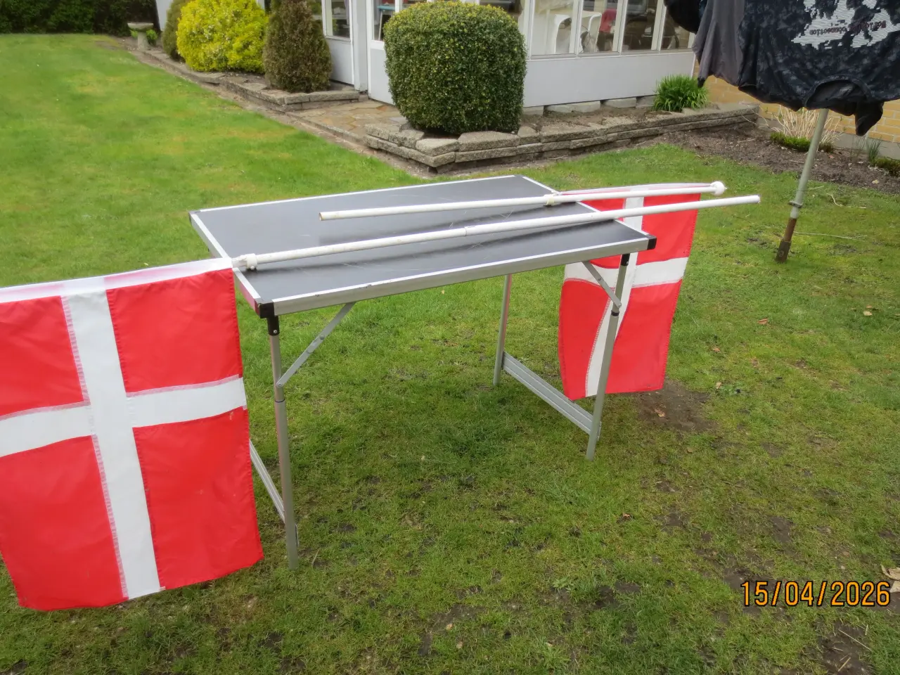 Billede 1 - 2 stk Dannebrog flag