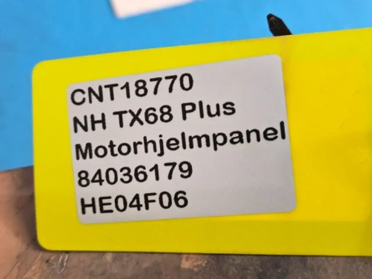 Billede 14 - New Holland TX68 Motorhjelmpanel 84036179