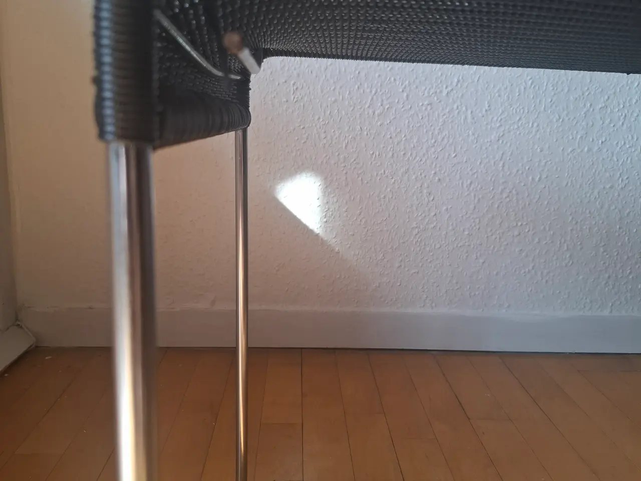 Billede 7 - 5+1 ILVA spisebordsstole i sort polyrattan.