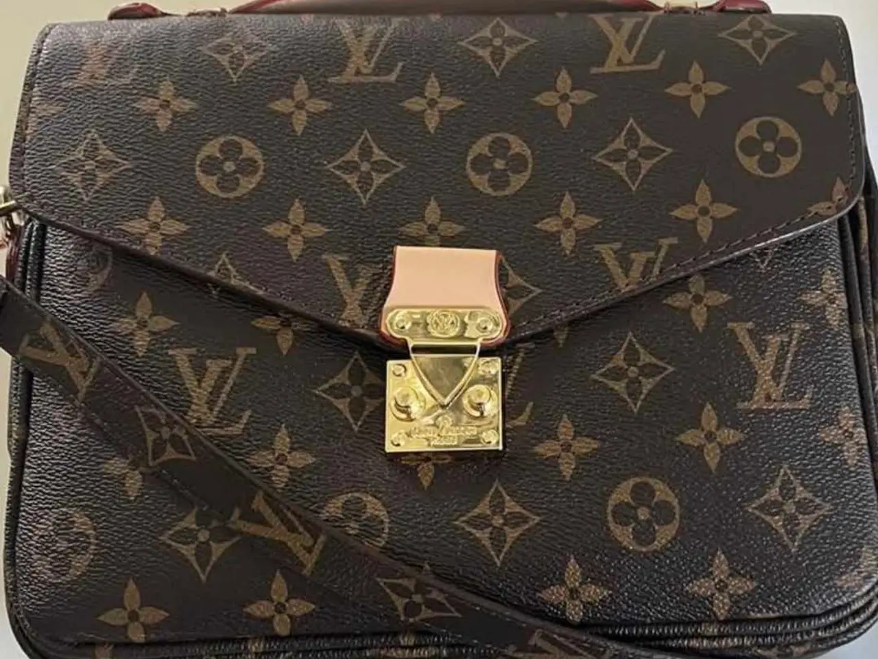 Billede 1 - Skuldertaske i monogram kanvas