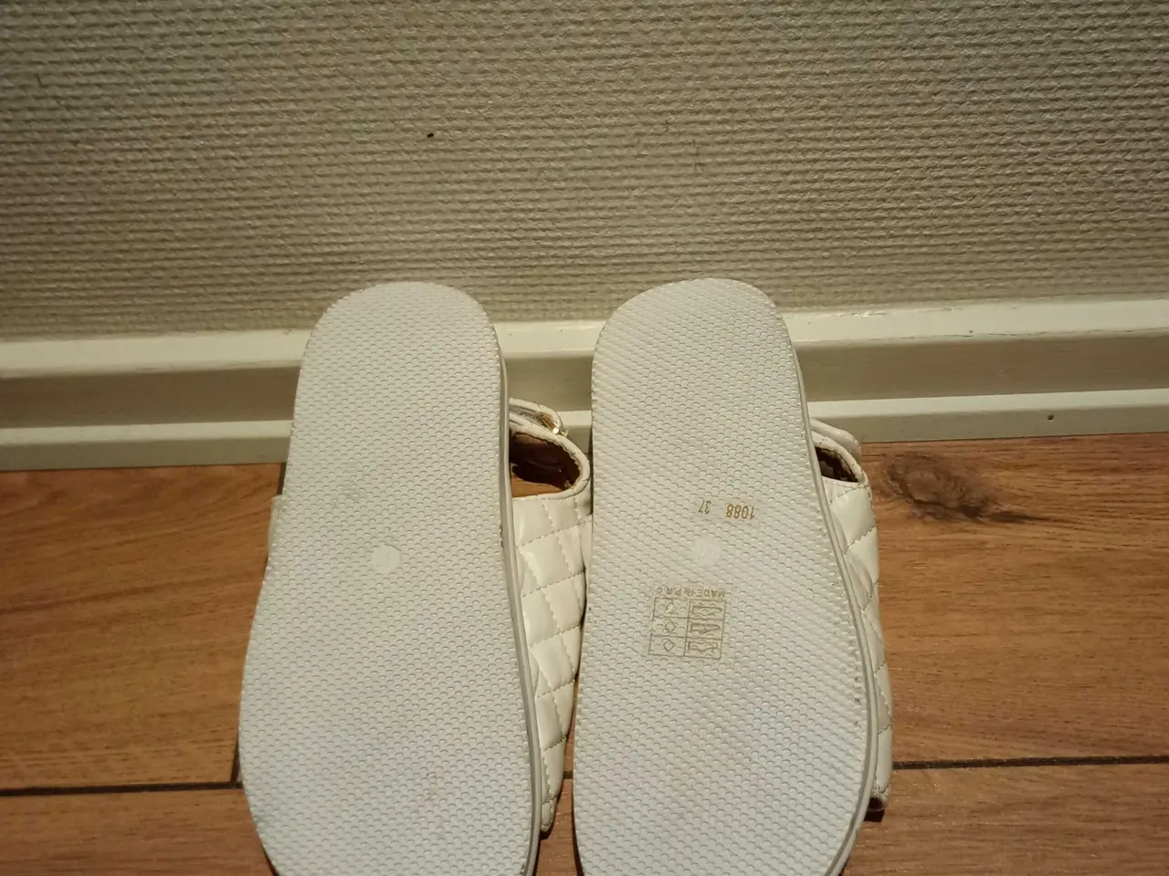 Billede 2 - Damesandaler med Velcro, Andet, hvid, str. 37.