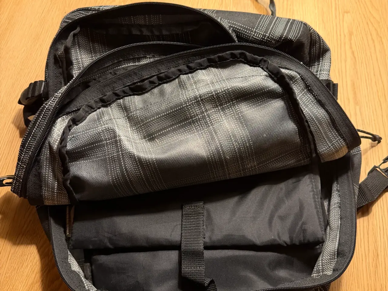 Billede 8 - Eastpak rygsæk/ skoletaske 33L 