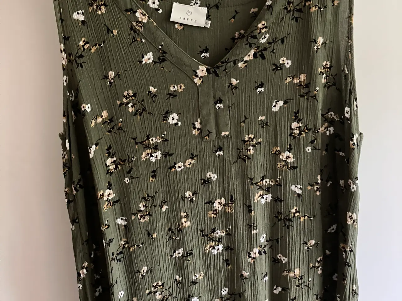 Billede 1 - Bluse mrk. Kaffe
