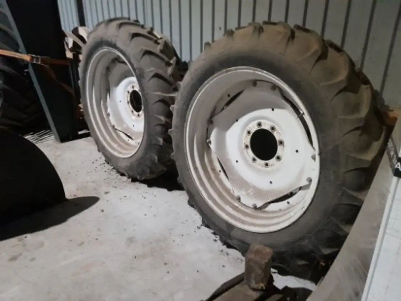 Billede 1 - Michelin 12.4 R38