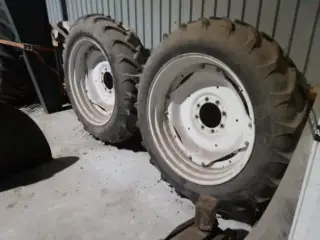 Michelin 12.4 R38