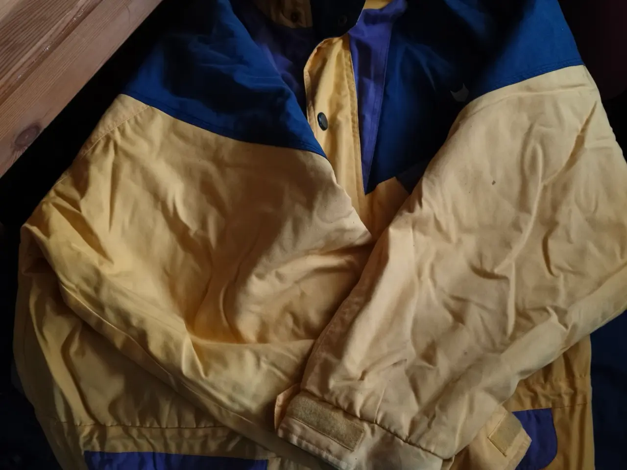 Billede 2 - 🧥Farverig jakke fra Wild Fox Wear – str. XL