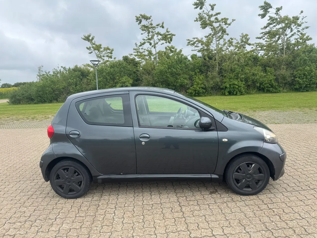 Billede 4 - Toyota Aygo 1,0 5d kun 460kr i afgift Årg2008