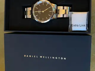 Daniel Wellington ur sælges.
