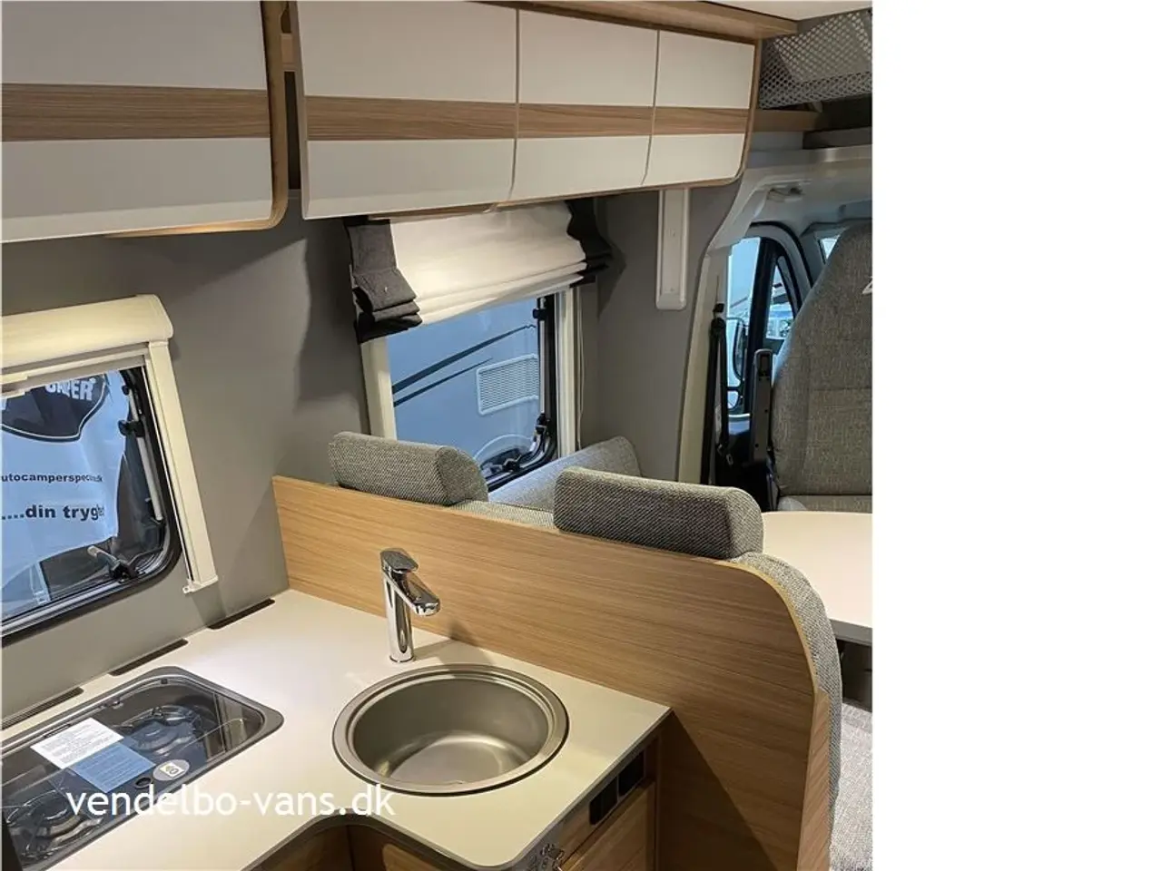 Billede 14 - 2026 - Dethleffs Just T 7052 DBM - 90 Year   Fritstående dobbeltseng med ekstra  stor garage neden under