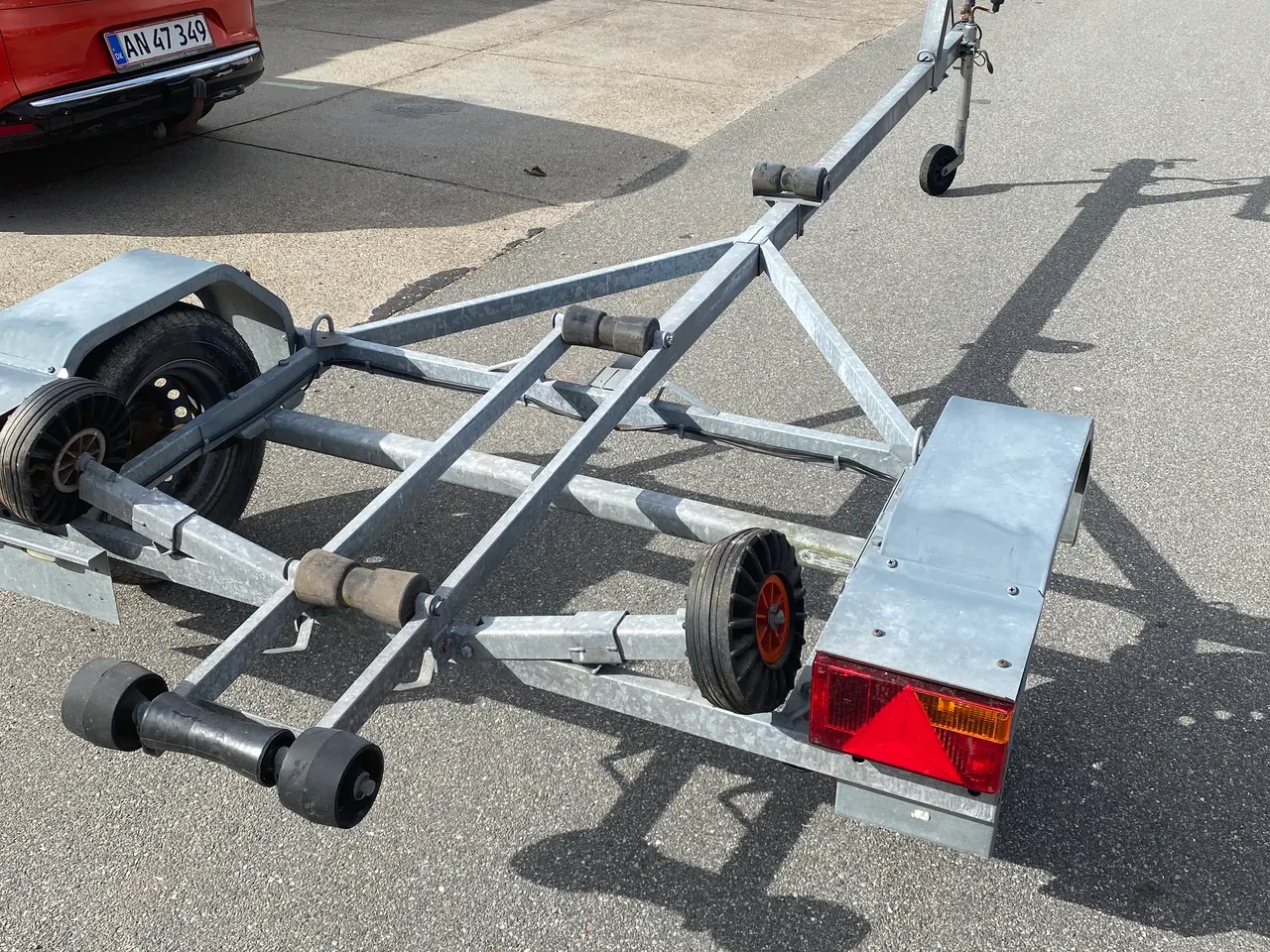 Billede 3 - Bådtrailer 750 kg med papirer.