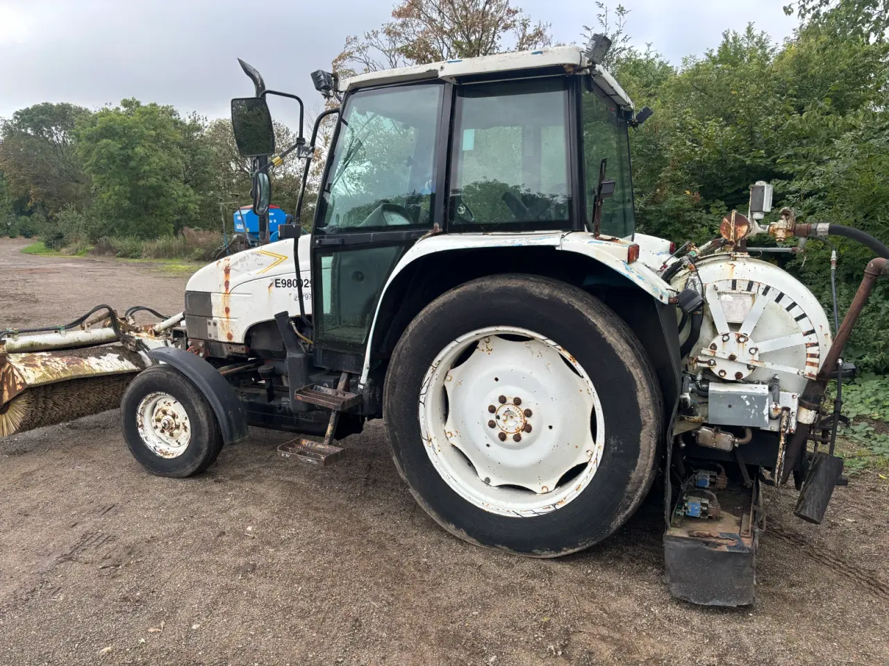Billede 3 - Ford 4635 med kost